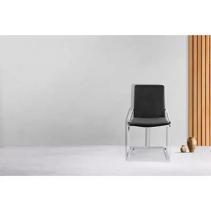 Fauteuil lounge : structure en métal chromé, revêtement en velours luxueux