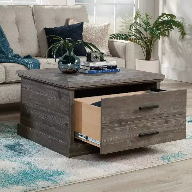 Table basse carrée