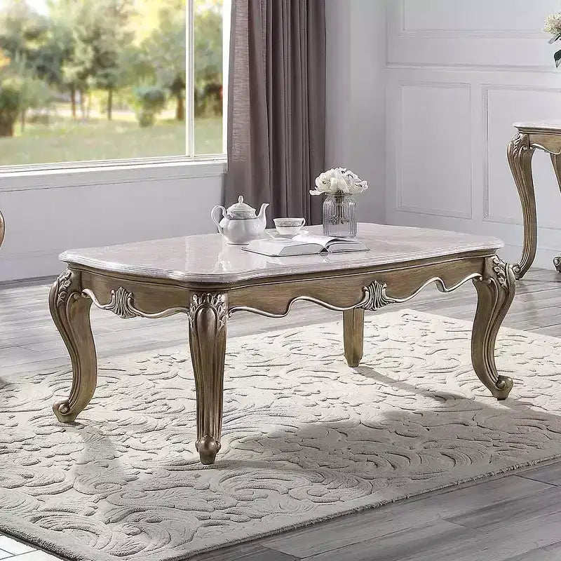 Table basse, meuble sculpté en coquillages