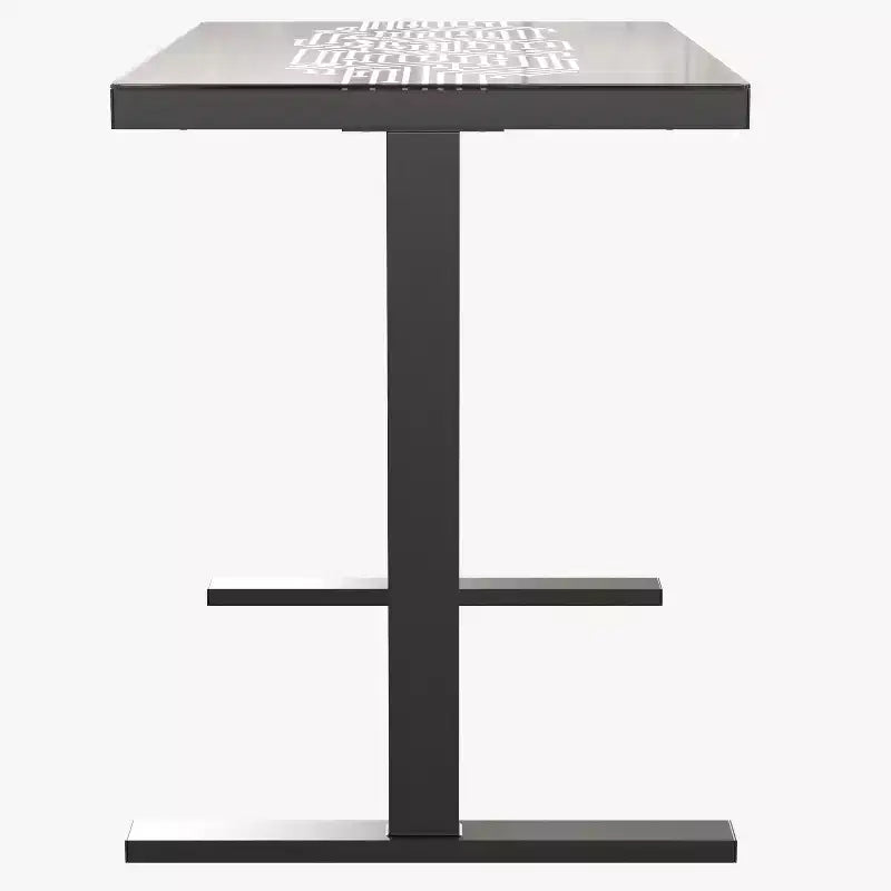 Table de jeu LED à changement de couleur inspirée des circuits imprimés