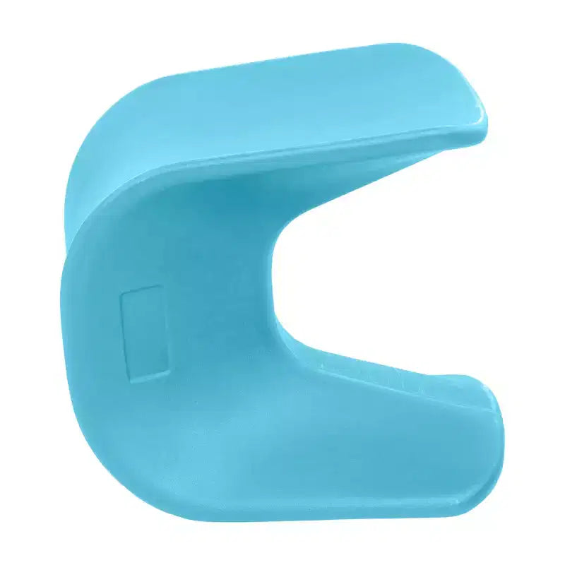 Chaises et tabourets de bar en forme de vague