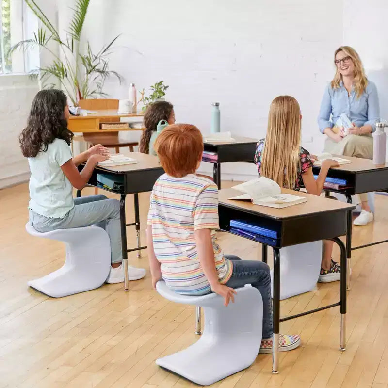 Chaises et tabourets de bar en forme de vague