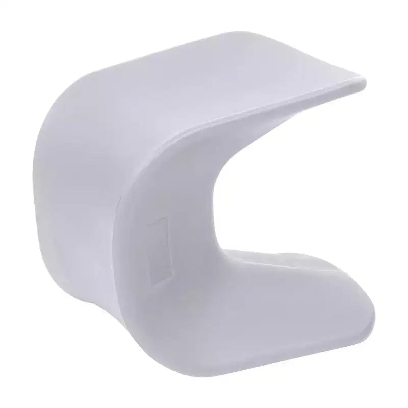 Chaises et tabourets de bar en forme de vague
