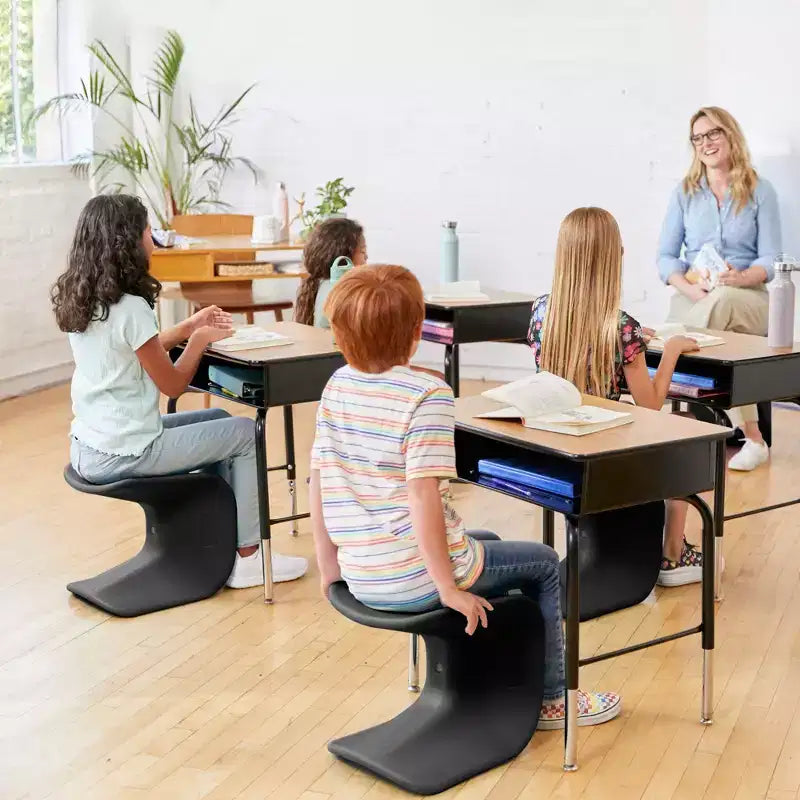 Chaises et tabourets de bar en forme de vague
