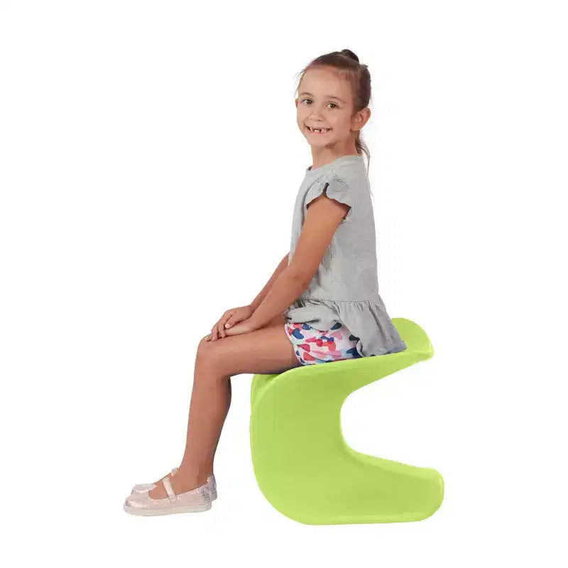 Chaises et tabourets de bar en forme de vague