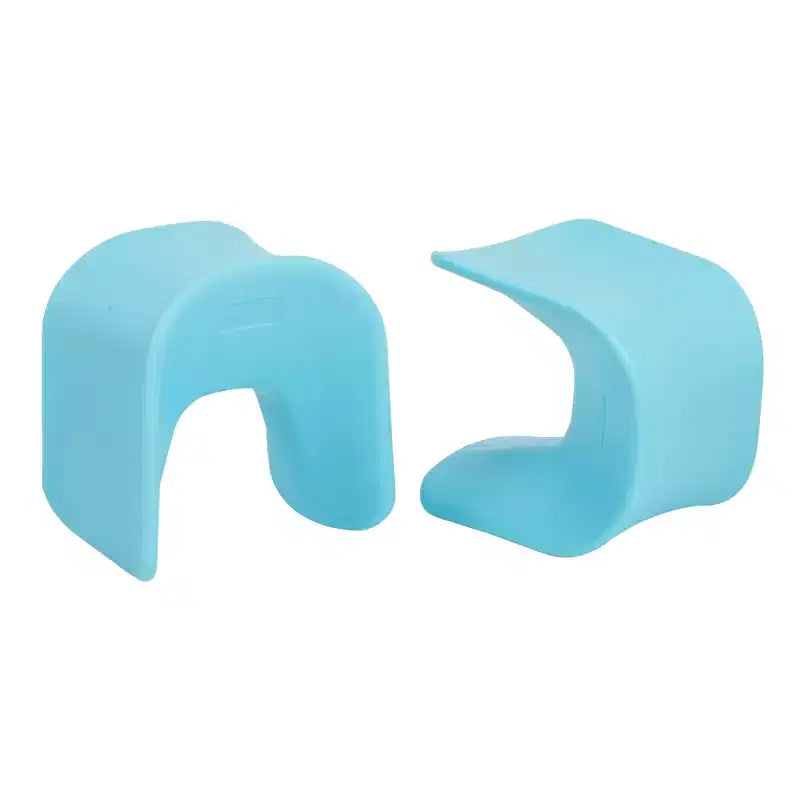 Chaises et tabourets de bar en forme de vague