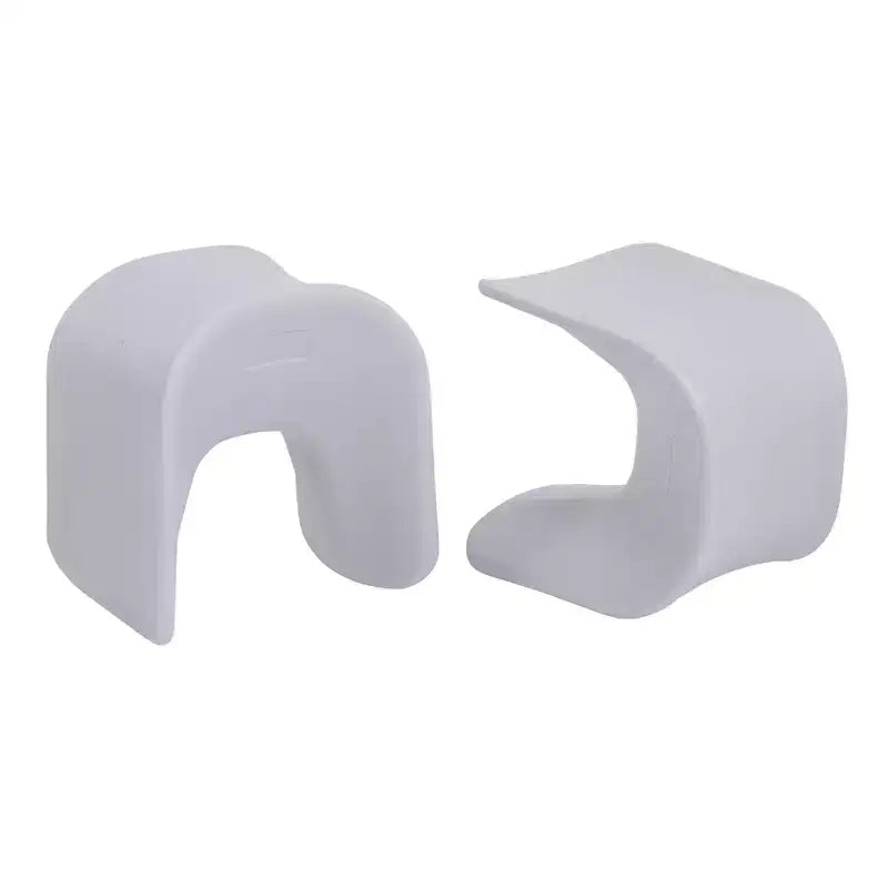 Chaises et tabourets de bar en forme de vague
