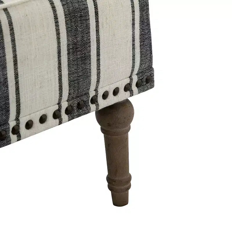 Fauteuil de chambre tapissé en bois massif