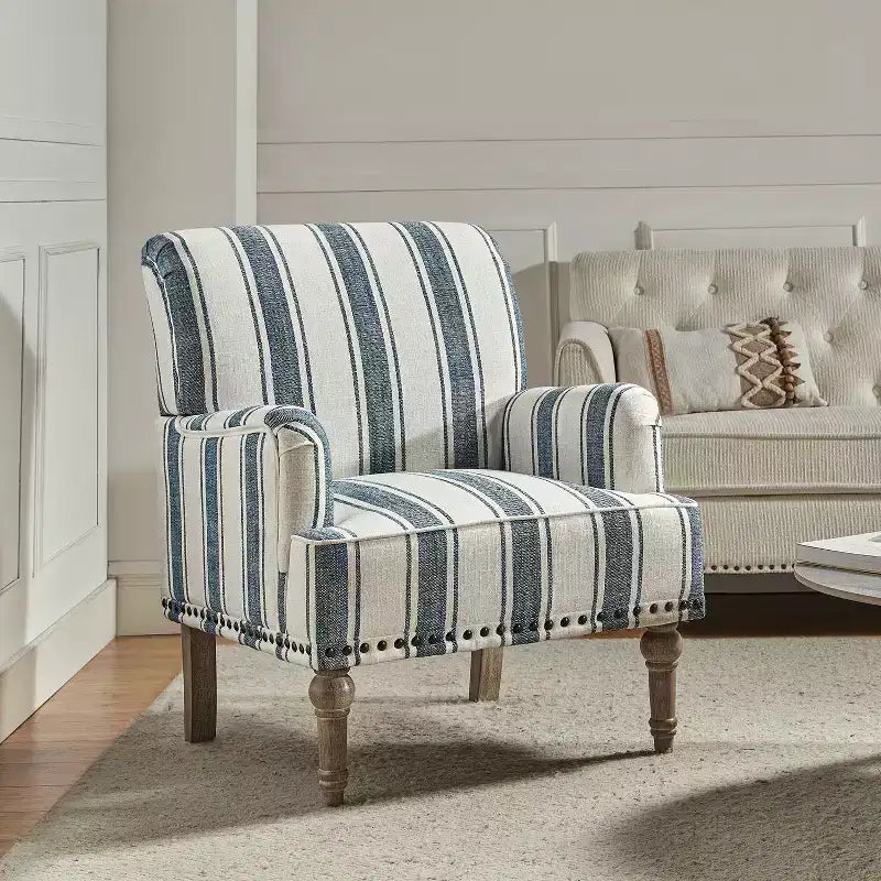 Fauteuil de chambre tapissé en bois massif