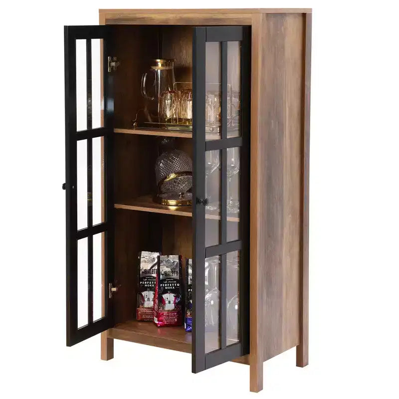 Armoire de rangement vitrée de style rustique