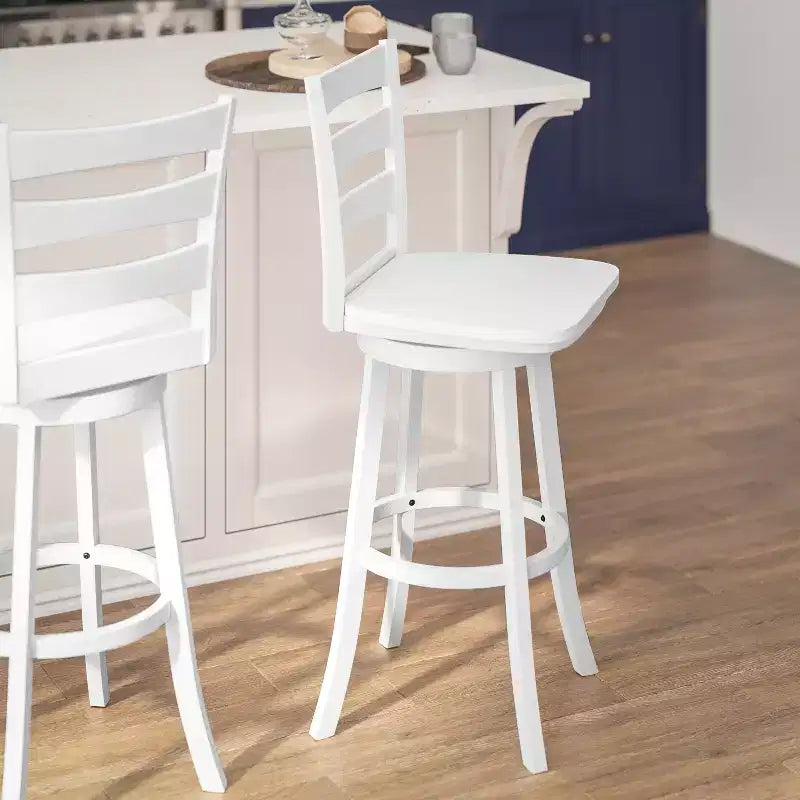 Tabouret de bar pivotant classique en bois à dossier à barreaux