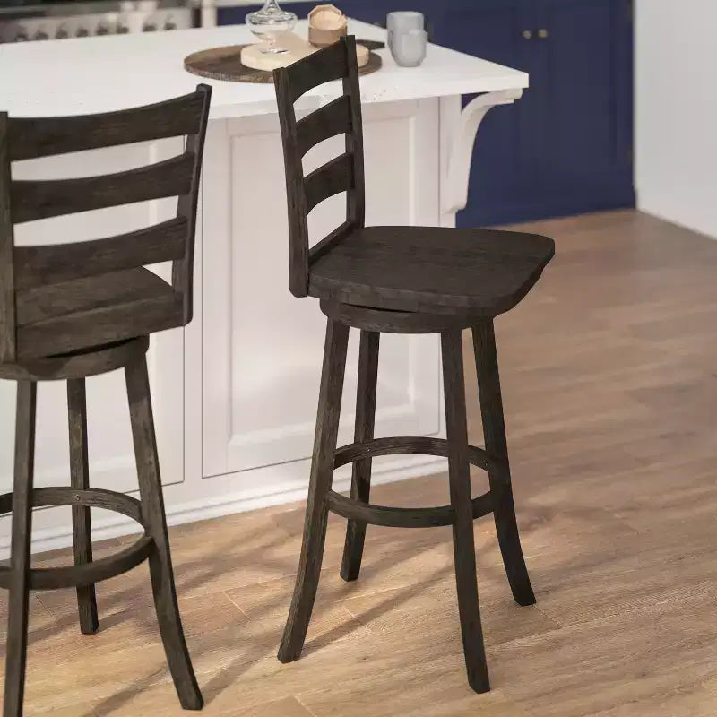 Tabouret de bar pivotant classique en bois à dossier à barreaux